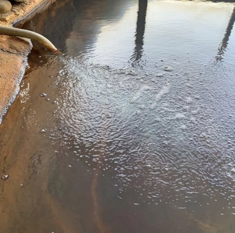 絶妙な温度と気泡が気持ちのいい黄金温泉