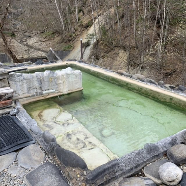 秘湯感満載！ひっそりと佇む幌加温泉 湯元 鹿の谷
