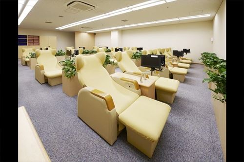 リラックスルームで一人でのんびりするもよし