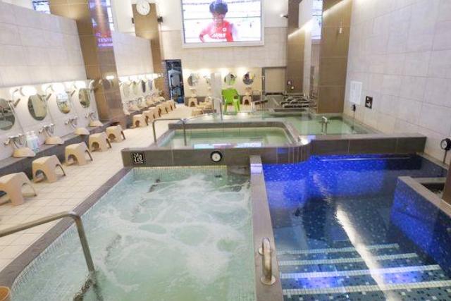 松本湯の洗い場と内湯