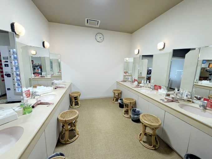 女性用パウダールーム