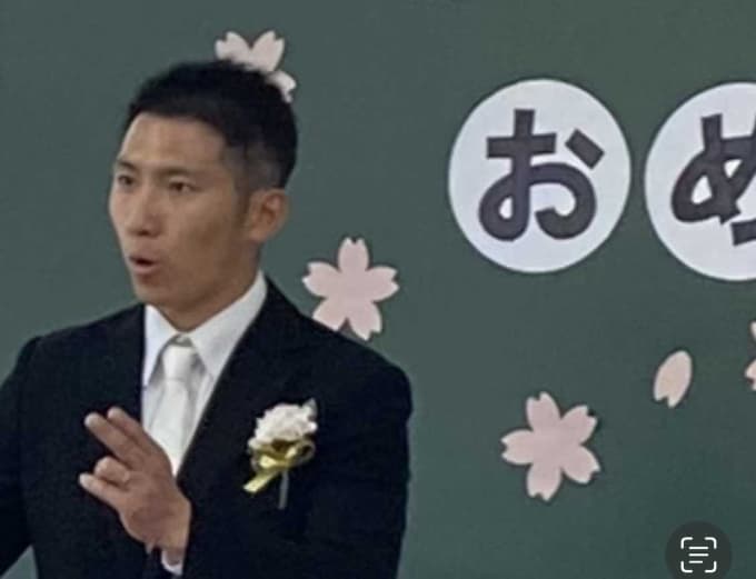 生徒に語るグラサウナーあっきー