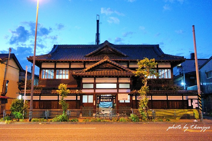 朝日湯の外観