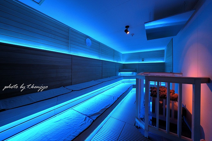 光と音のサウナ   