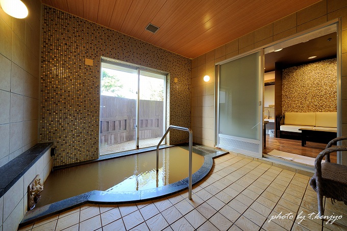 浴室 全景：愛家