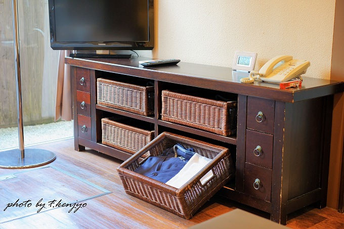 タオル類・浴衣は棚のカゴの中にあります。