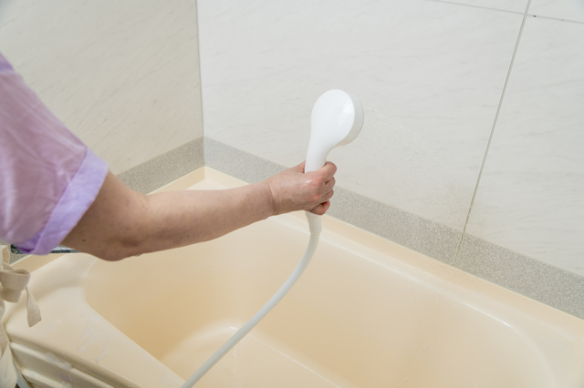 換気にプラス！浴室のカビを予防する3つの方法