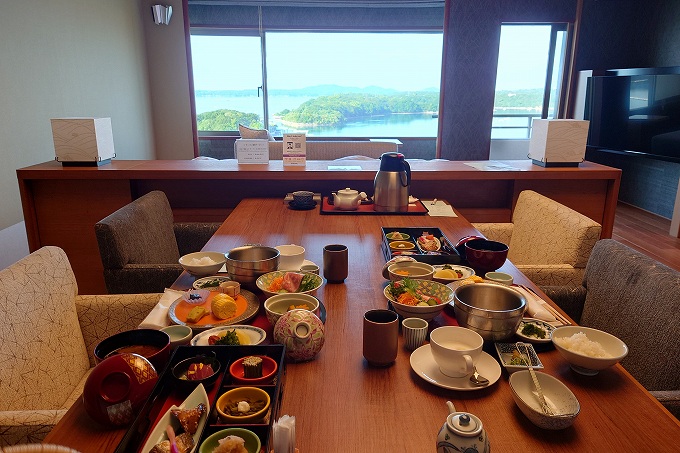 お部屋食の朝食