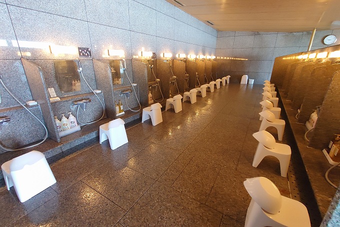 展望大浴場の洗い場