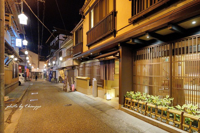 橋津屋側から見る三朝温泉街