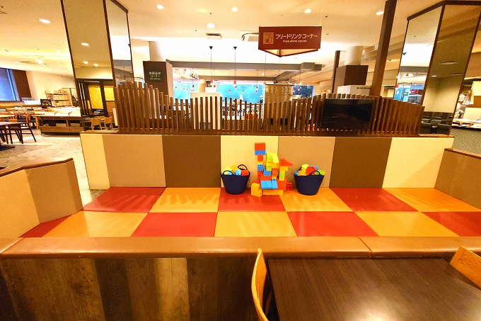 レストランのキッズコーナー