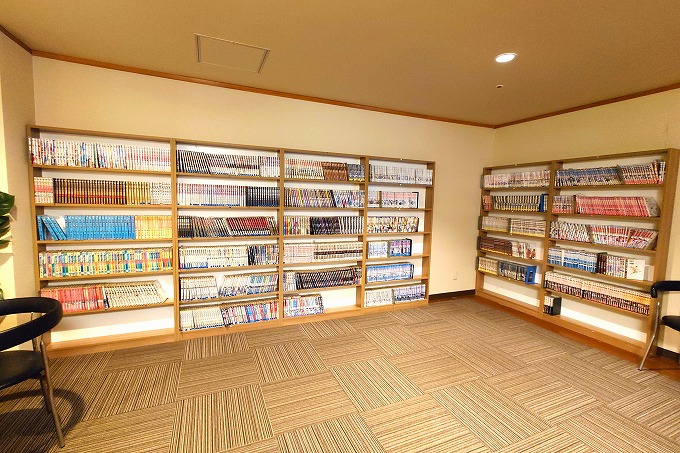 湯上りラウンジのコミックコーナー