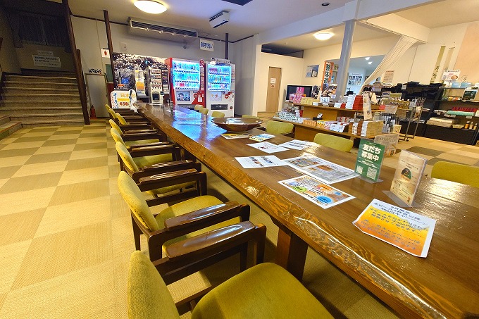 花山温泉のロビー