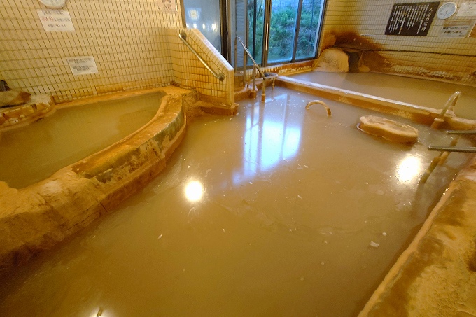 花山温泉の大浴場