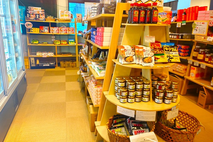 花山温泉のお土産売り場