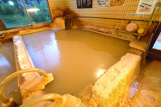 花山温泉の源泉風呂