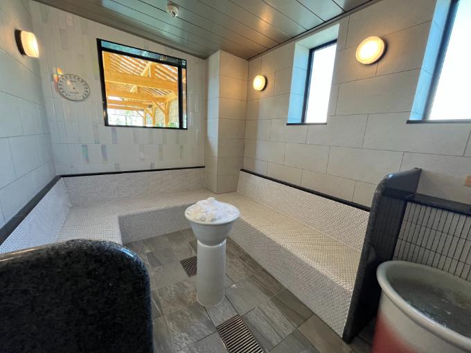 男女ともに「塩サウナ」も!