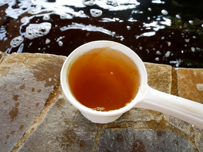茶色の温泉