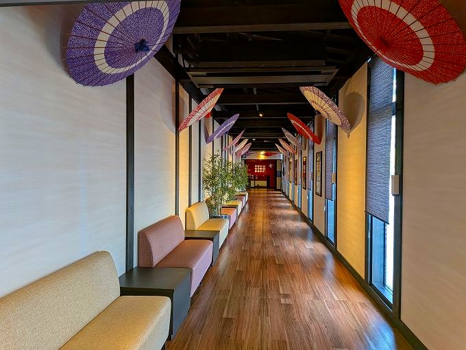 大浴場へと続く廊下