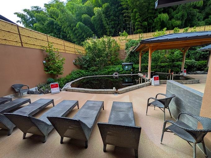 男性用露天風呂