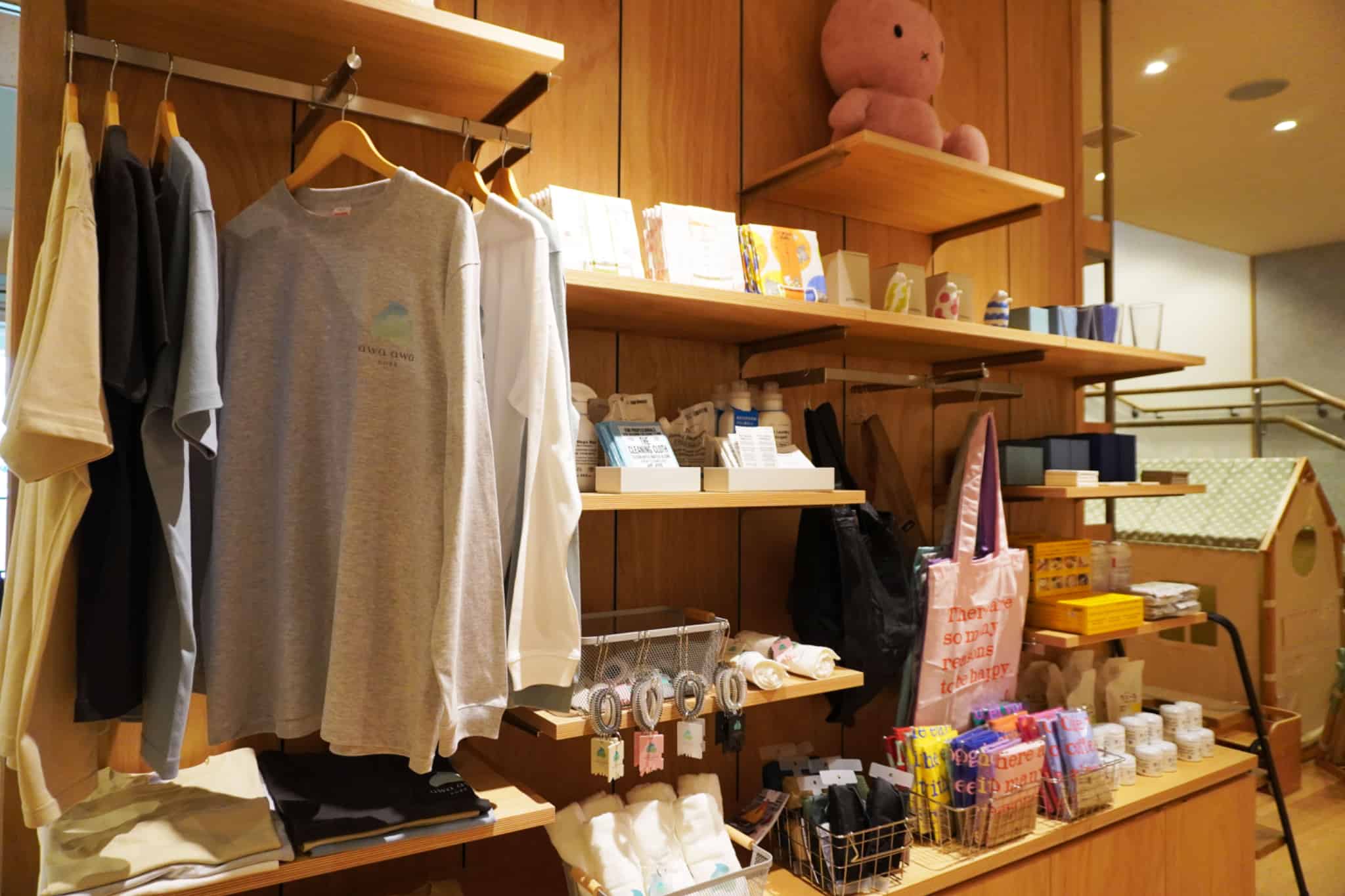 サウナグッズやオリジナルグッズの販売もあります