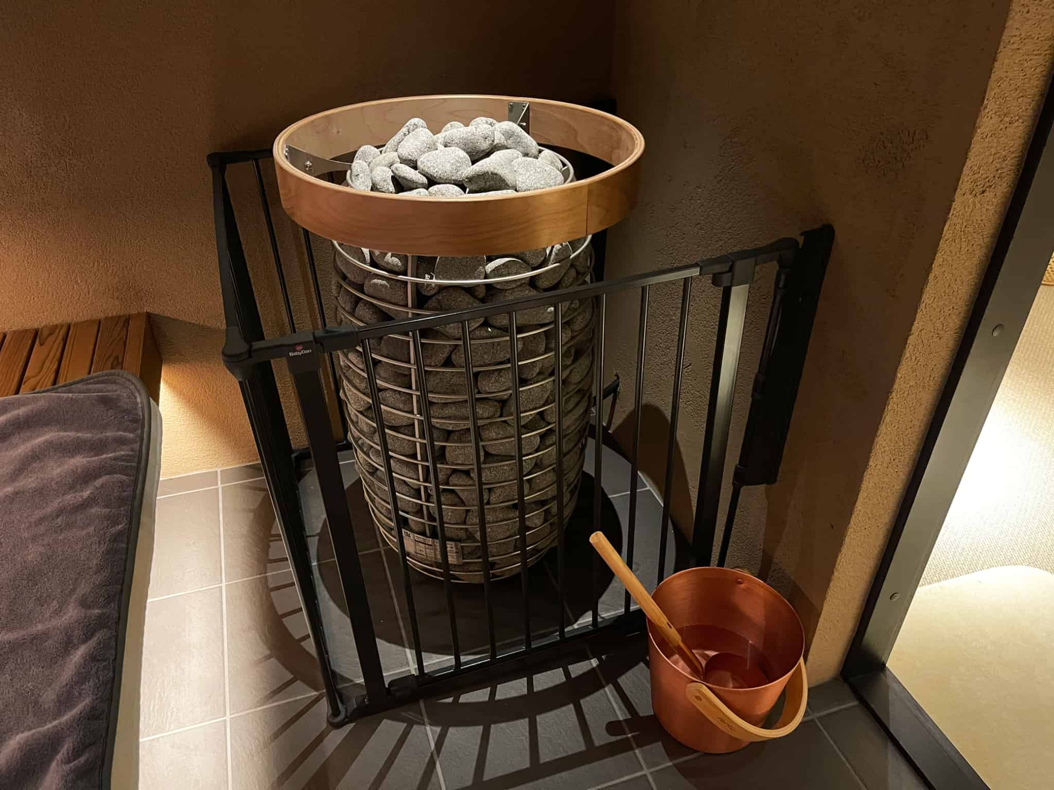 アロマロウリュを行えば室内の温度は急上昇！