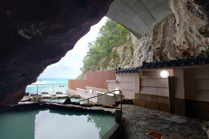 広い方の忘帰洞出口