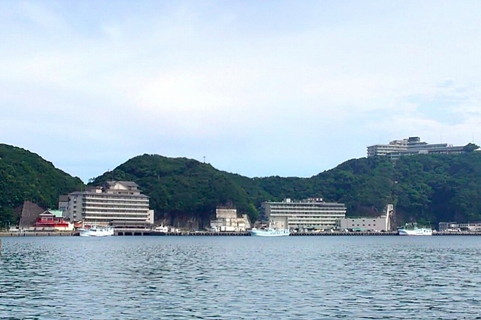 ホテル浦島の外観