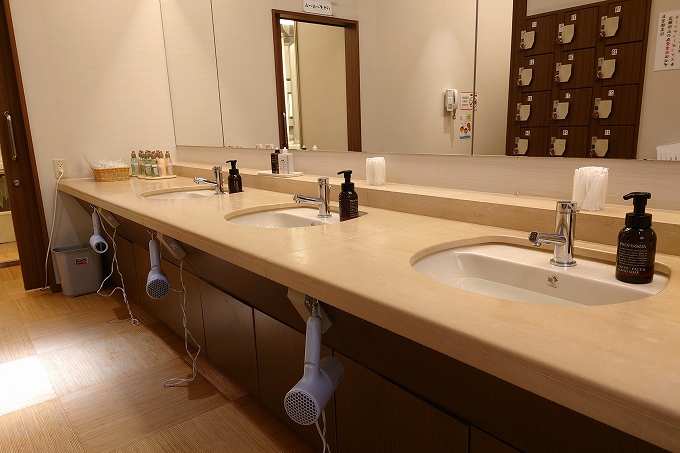 脱衣所のパウダースペース