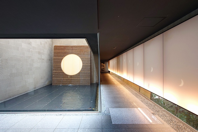 エントランスロード「宙の道」