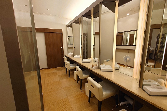 女性専用パウダールーム