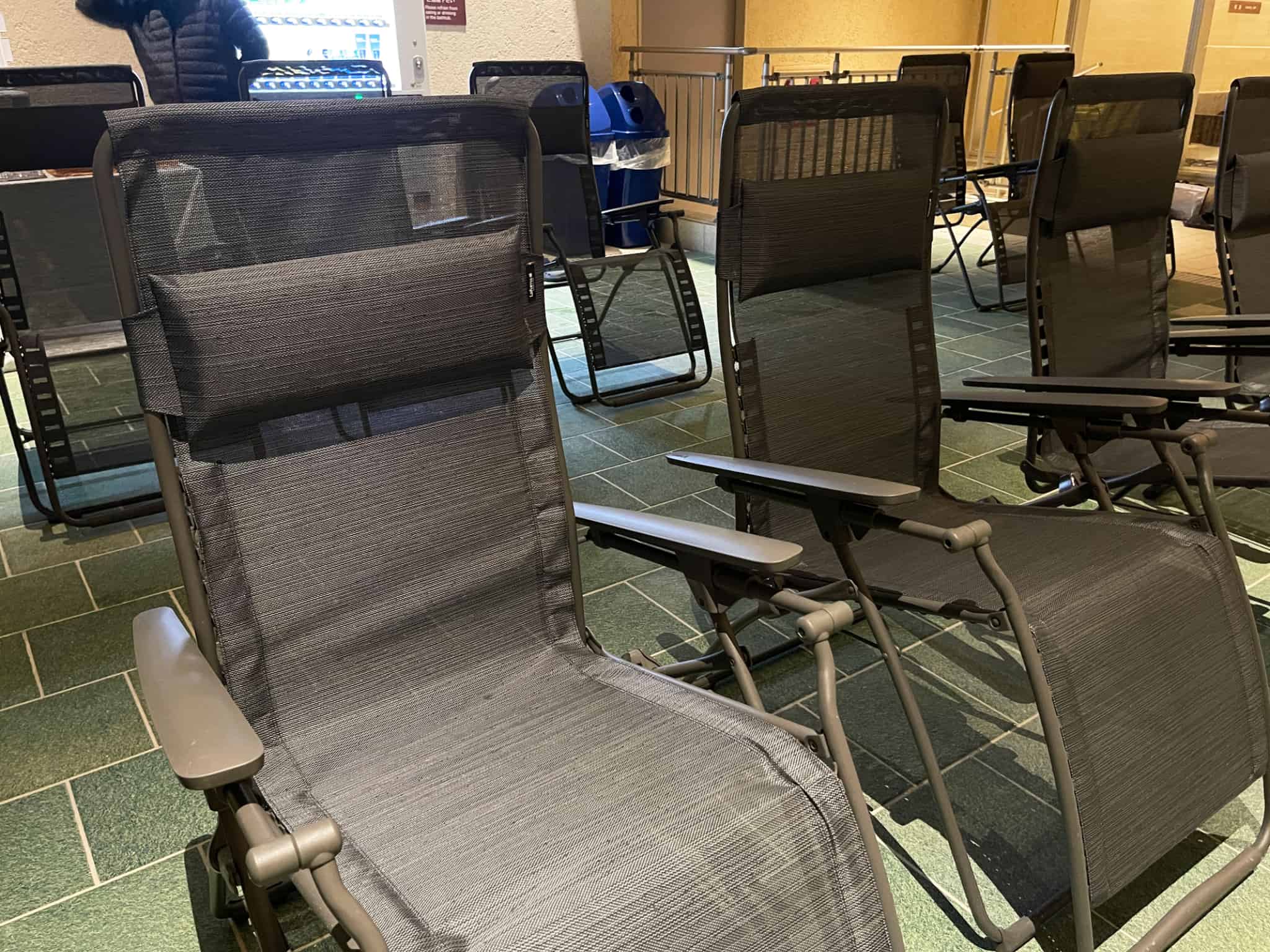 奥には自動販売機も設置されています