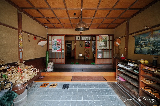 桶屋旅館の玄関