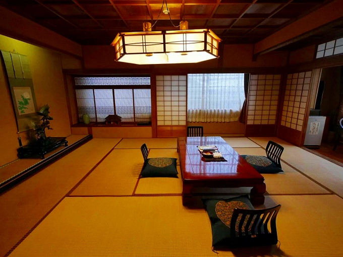 神明の館　木曽路