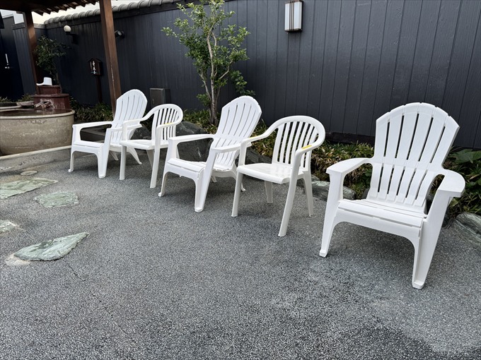 源泉かけ流しの「美肌の湯」が人気の露天エリア