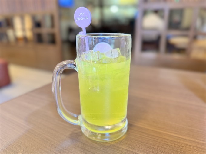 ヘルシー系からガッツリ系まで、メニュー充実の食事処