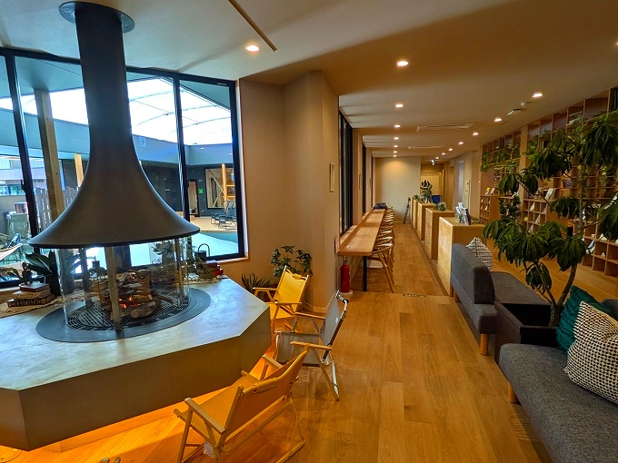 暖炉とコワーキングスペース