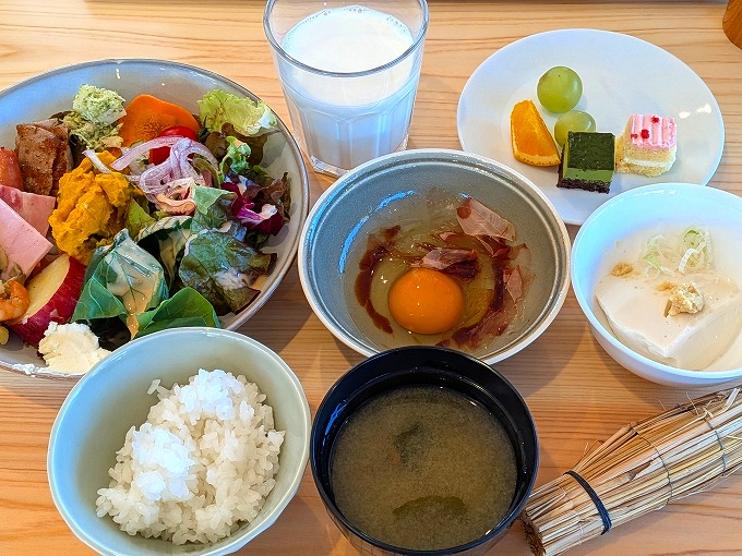 朝食ビュッフェ