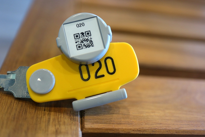 下駄箱のキー兼リストバンド