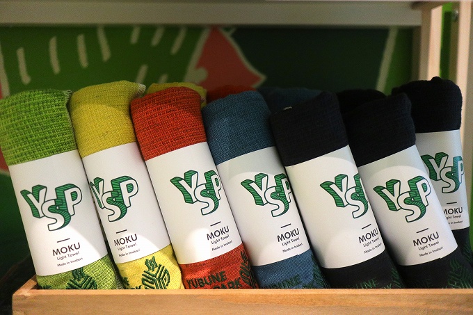 YUBUNE SAUNA PARKのロゴ入りMOKUタオル