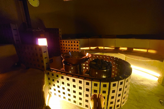 ロックサウナ内