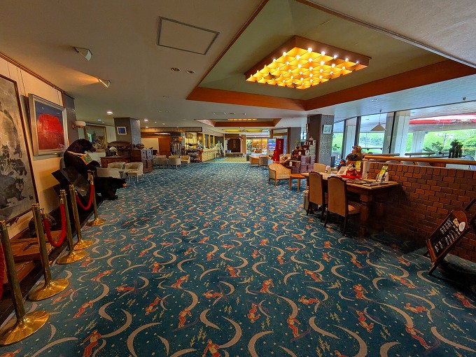 ロビーラウンジ