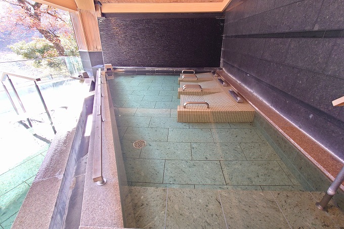 「棚湯」の寝湯