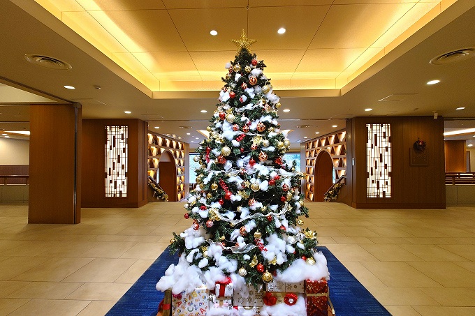 ロビーのクリスマスツリー
