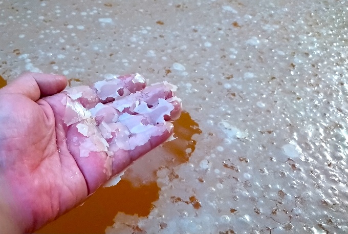 花山温泉薬師の湯のシャリシャリの膜