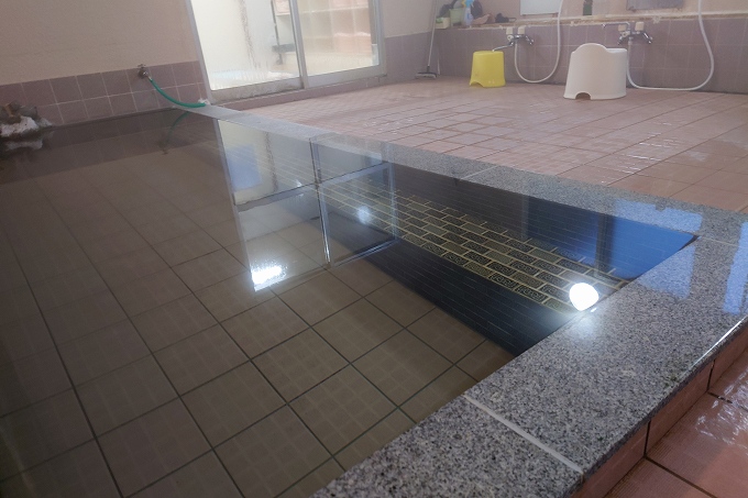 平舘不老ふ死温泉の男湯