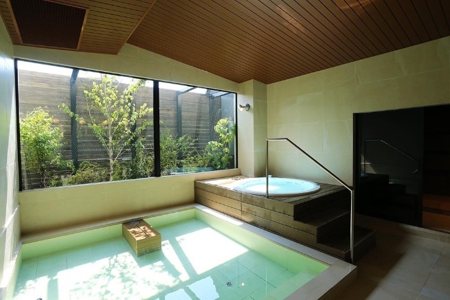 湯村温泉郷 御宿コトブキ（旧湯村温泉 木の香いろり 寿荘） / 関西・兵庫県