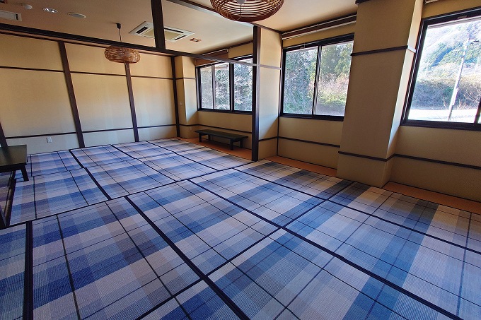 ヨガイベントに使われる大広間