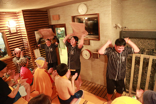 楽しく盛り上げながら「37回連続熱波」でしっかりサウナ室を温める