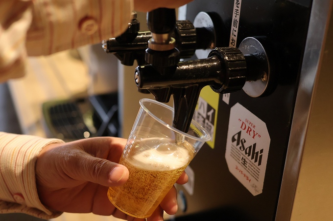 ラウンジのビール